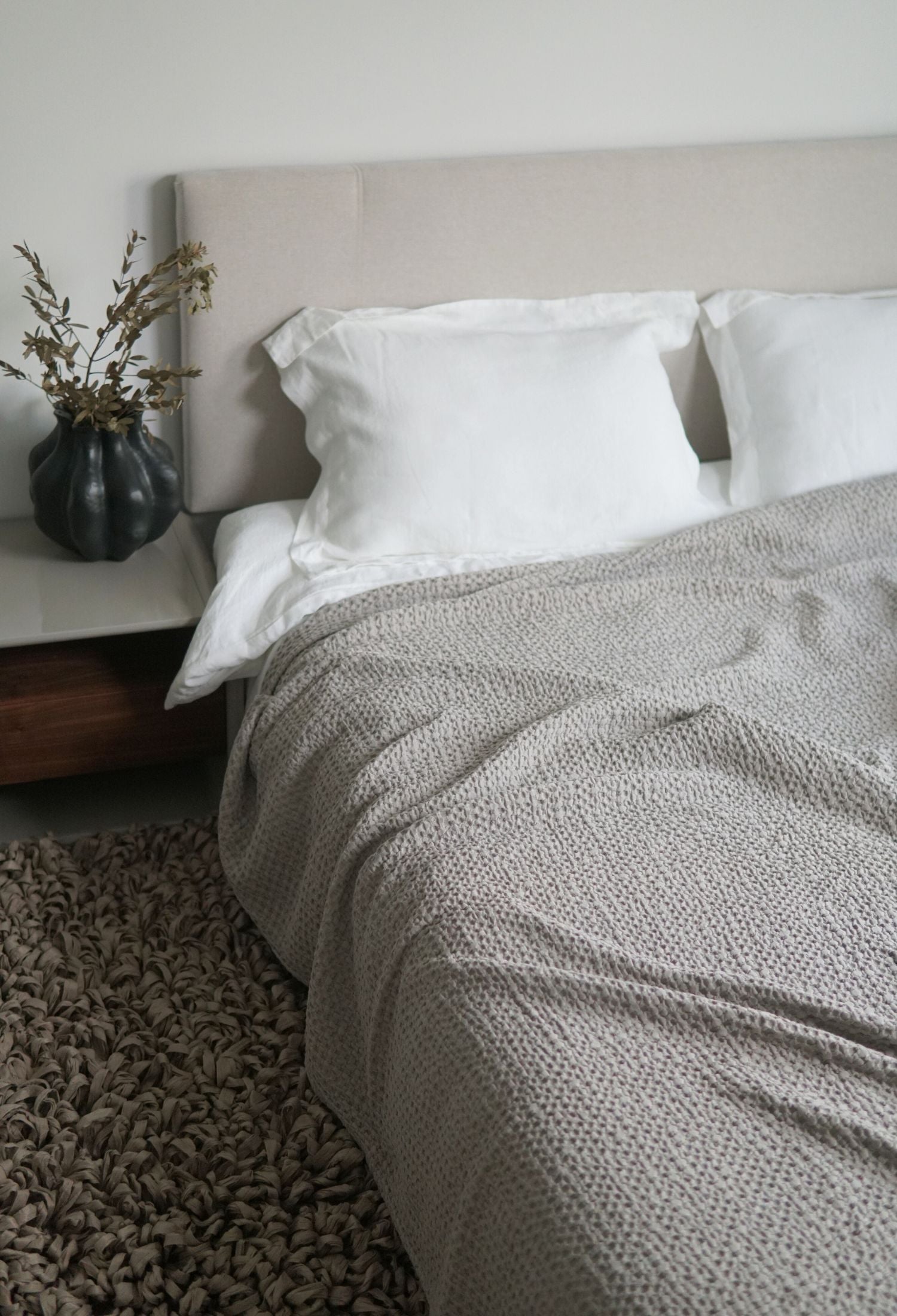 Plaid en coton biologique nid d'abeille. Bloom. Gris