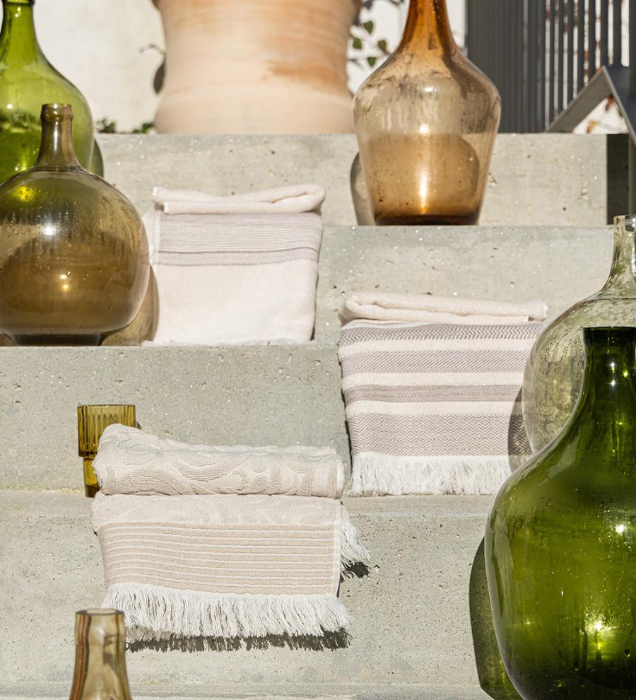 Photo featuring SOWL bath towel Morning Dunes and Harmony Sunlit Sand, made from premium 100% cotton