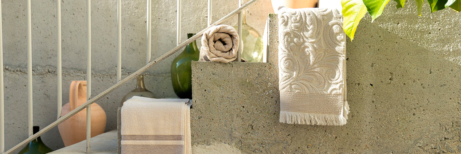 Fluffy organic cotton premium bath towels in various colors and sizes.