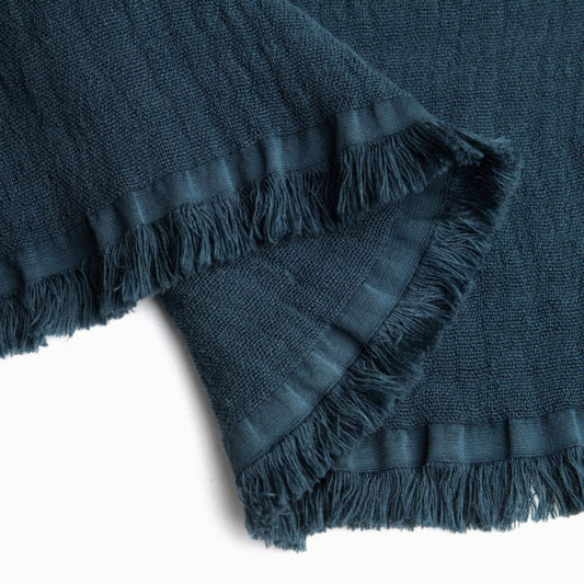 Jucy. Organic cotton throw. Navy