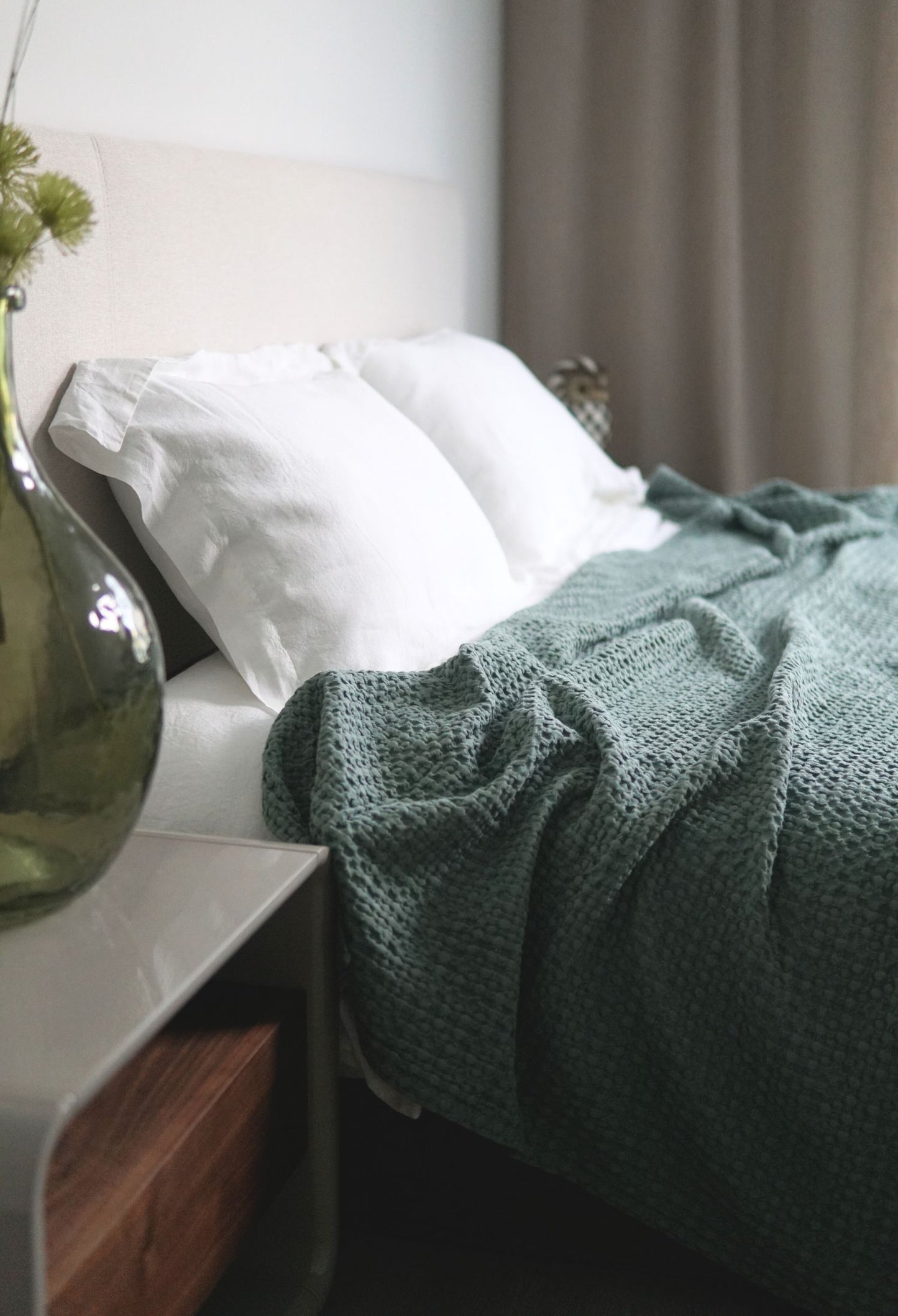 Organic cotton honeycomb throw. Bloom. Green