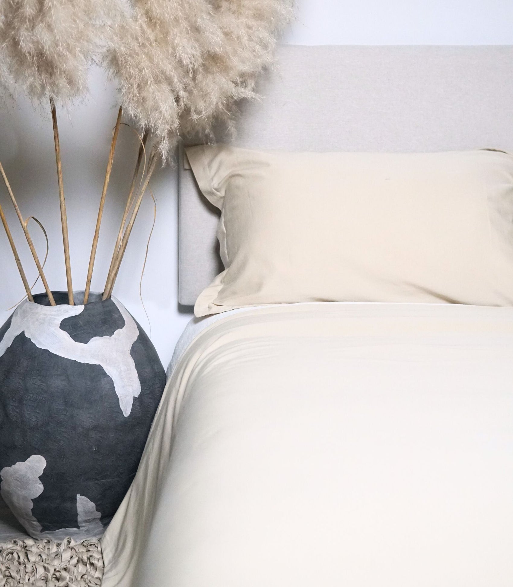 Bed Linen. Fitted Sheet. Lisbon. Cream