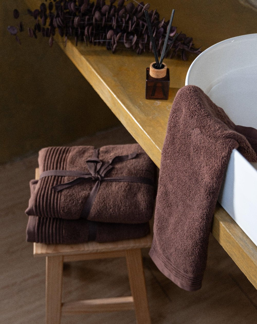 Chocolate Embrace. Premium Organic Cotton Fluffy Bath Towel – SOWL