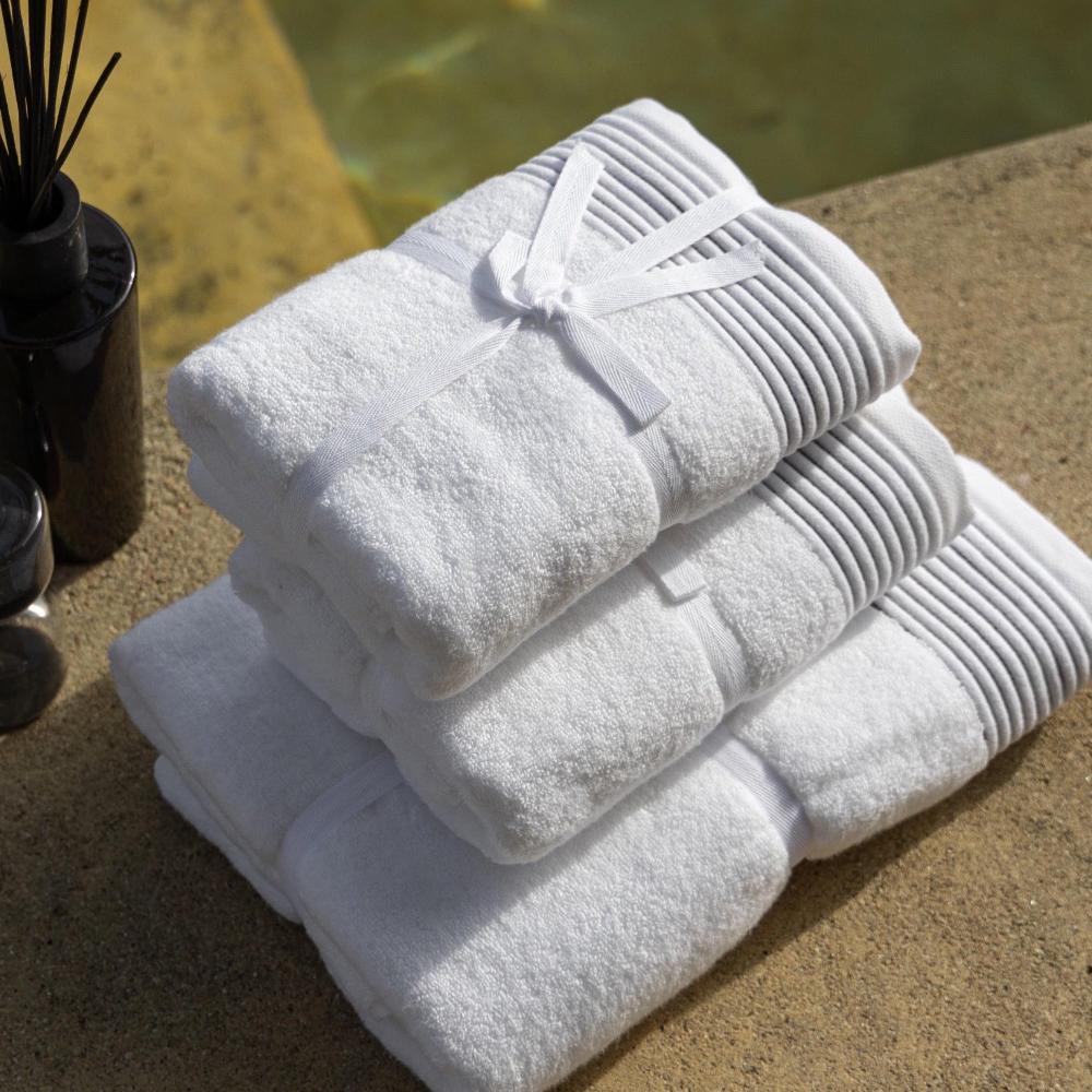 Pure Elegance. Fluffy Bath Towel - SOWL