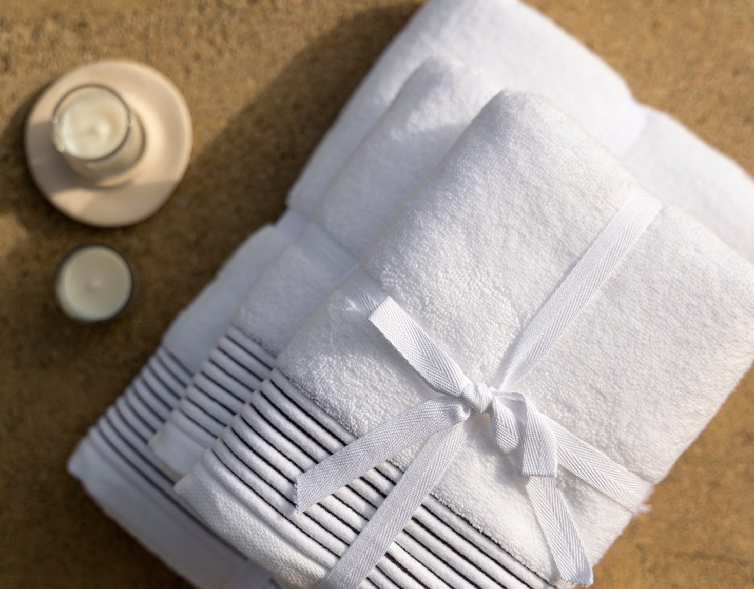 Pure Elegance Fluffy Bath Towel - Luxuriously soft and absorbent towel in a pristine white color. Perfect for wrapping yourself in comfort after a relaxing bath or shower. Made from high-quality materials for a plush feel and enhanced durability. 